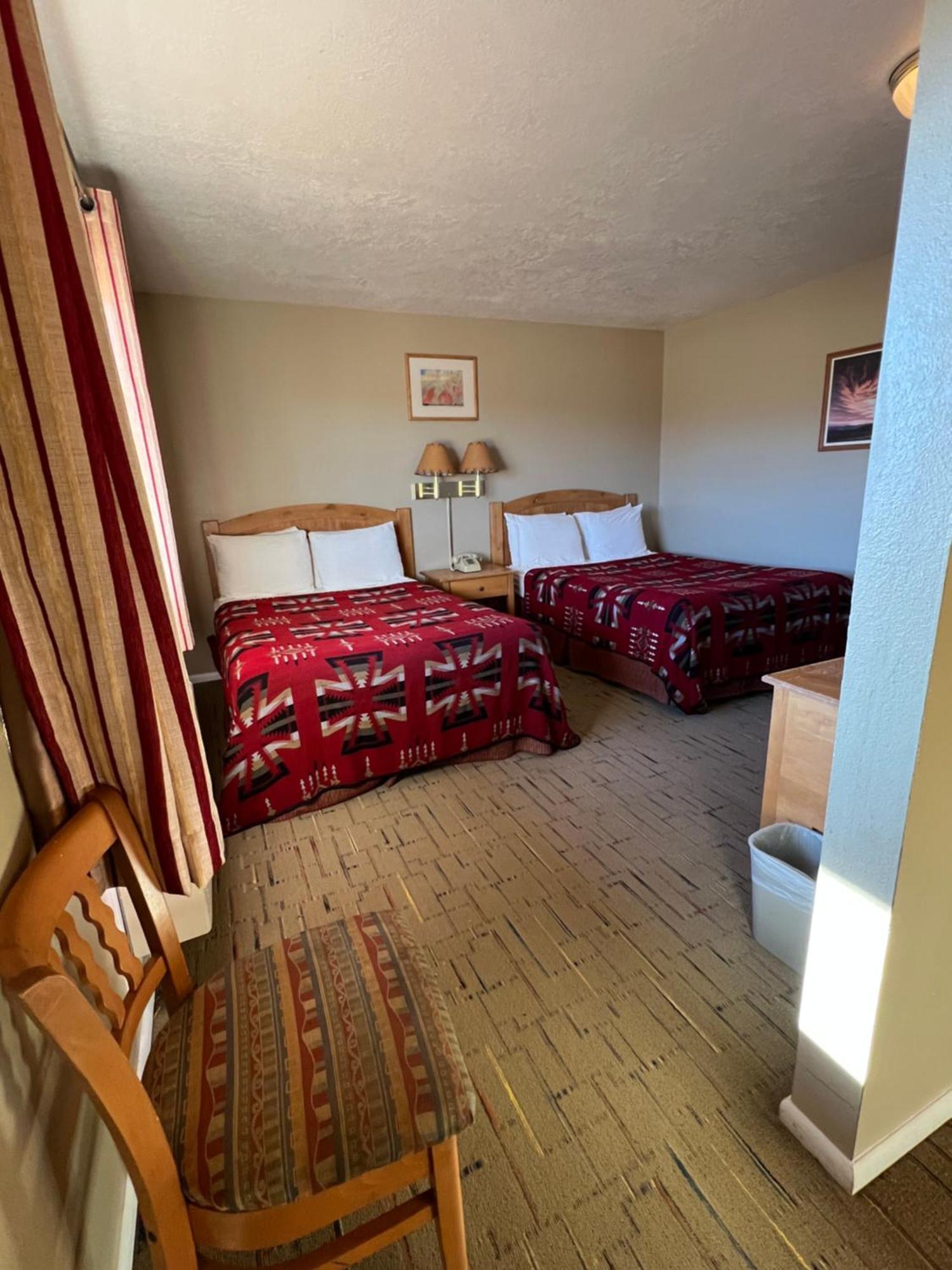 The Rim Rock Inn Тори Екстериор снимка