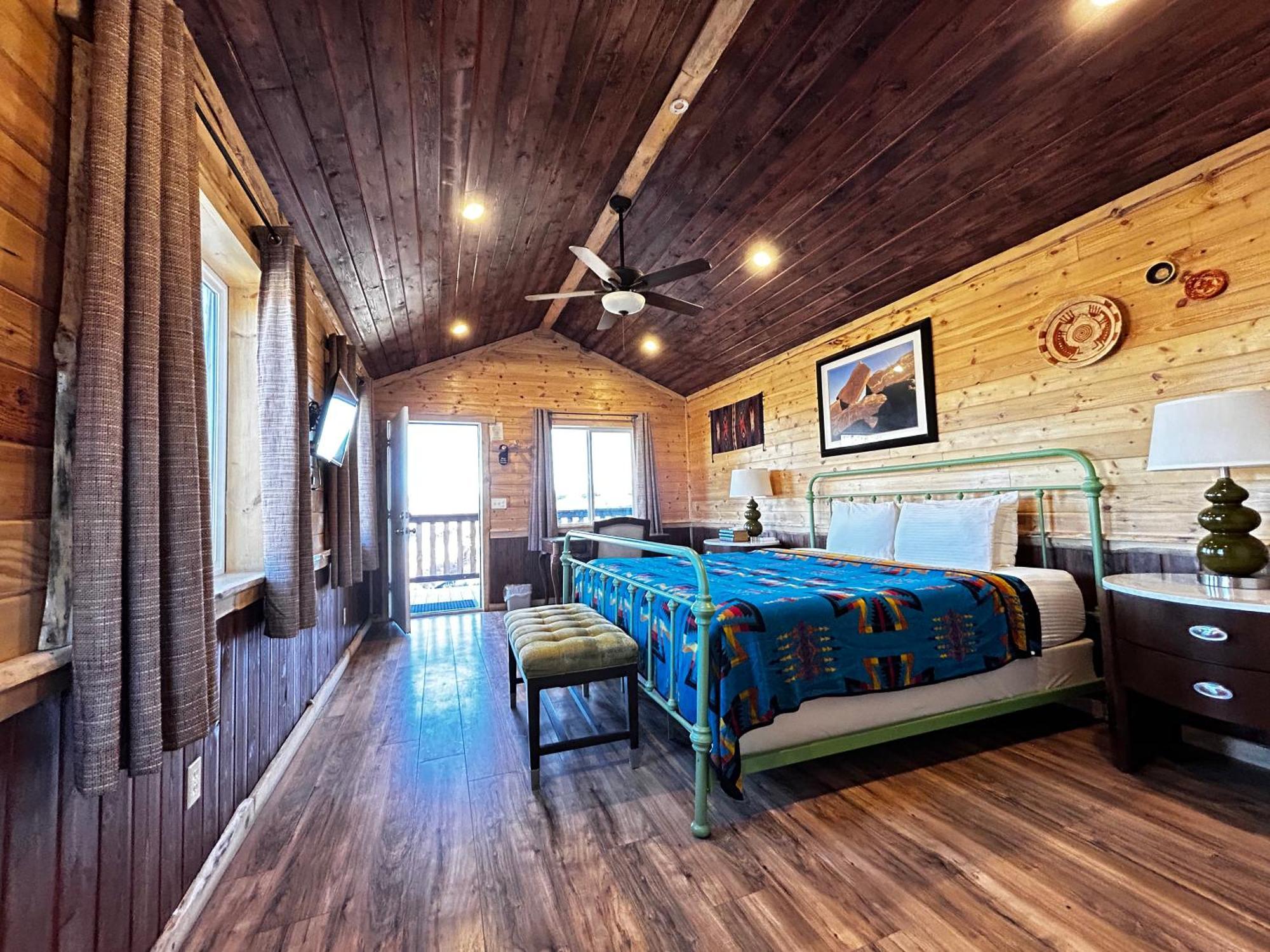 The Rim Rock Inn Тори Екстериор снимка