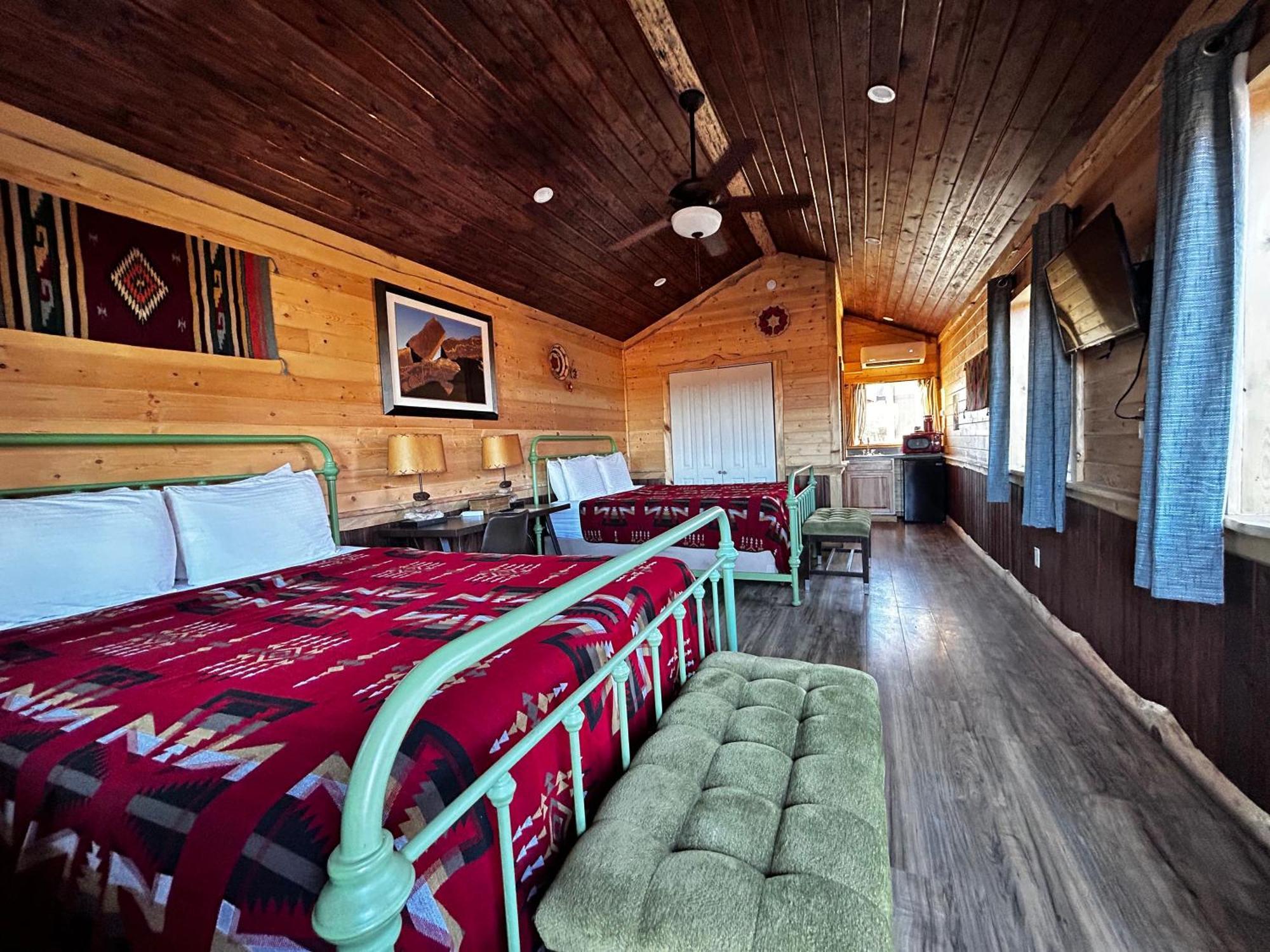 The Rim Rock Inn Тори Екстериор снимка