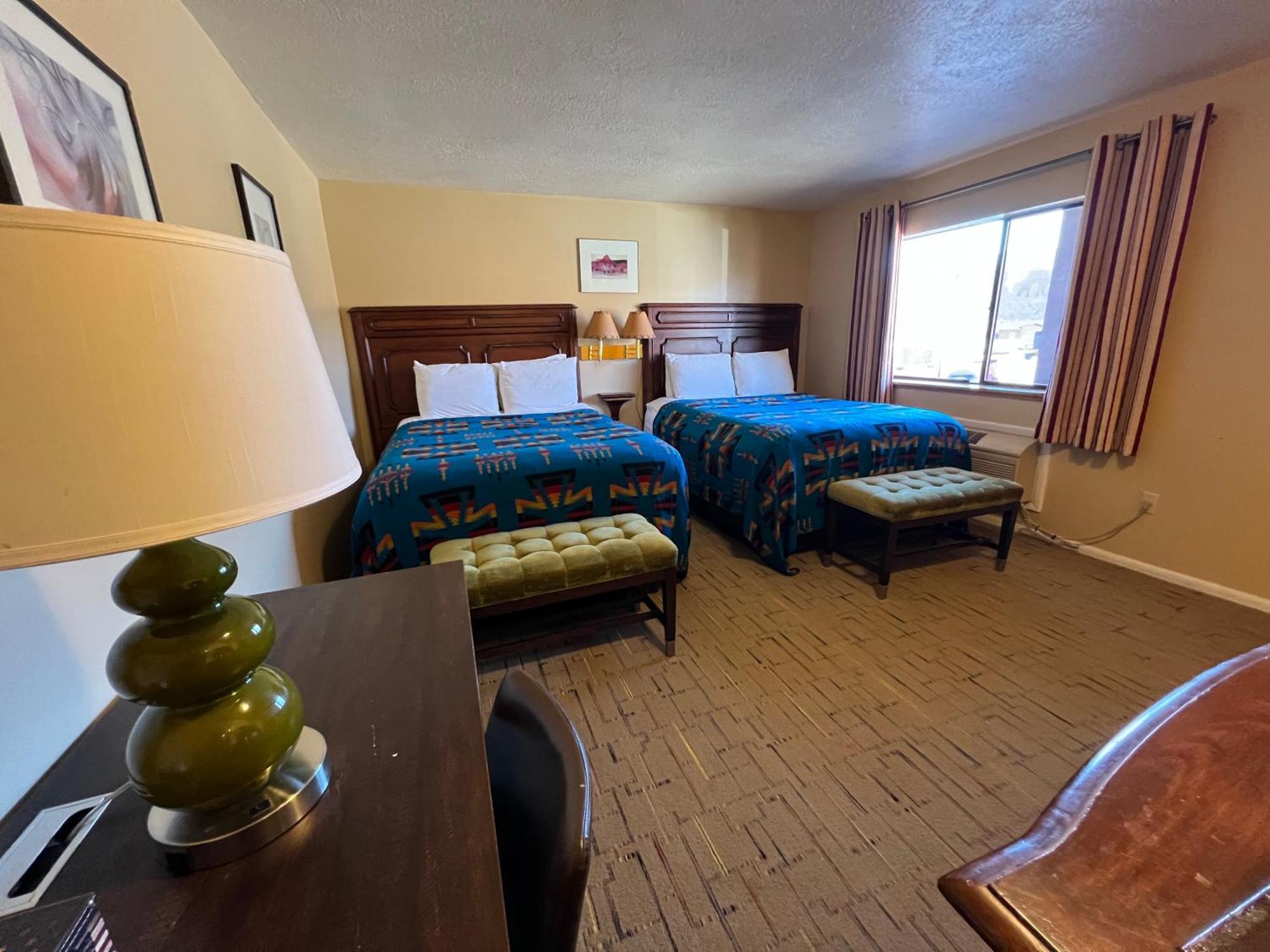 The Rim Rock Inn Тори Екстериор снимка