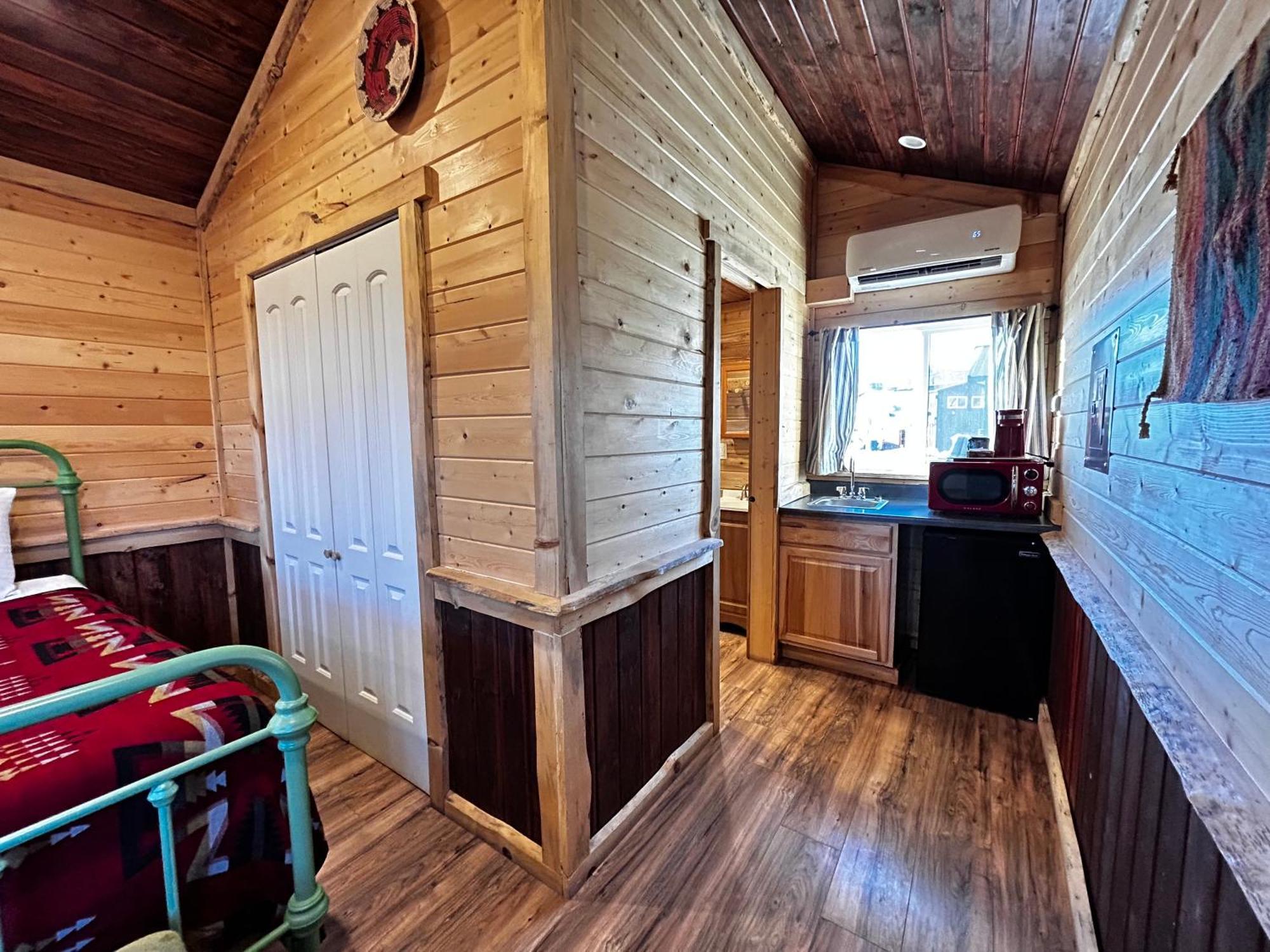 The Rim Rock Inn Тори Екстериор снимка